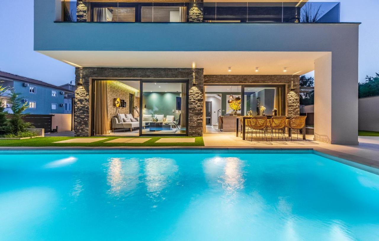 Villa Superb Design *